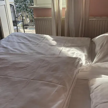 & Restaurant Bergschloesschen 3*