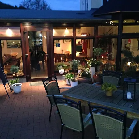 & Restaurant Bergschloesschen فندق