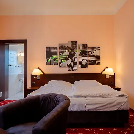 & Restaurant Bergschloesschen فندق