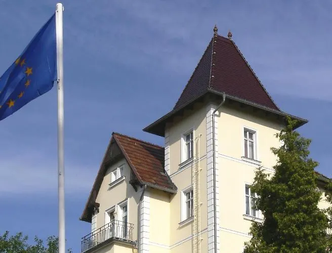 & Restaurant Bergschloesschen 3* Buckow