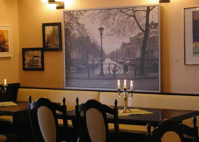 & Restaurant Bergschloesschen فندق 3*