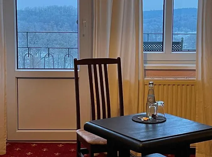 & Restaurant Bergschloesschen فندق