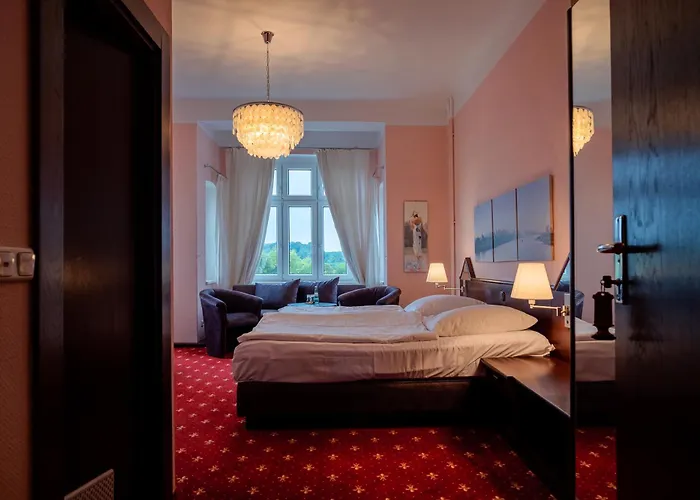 & Restaurant Bergschloesschen 3* باكو