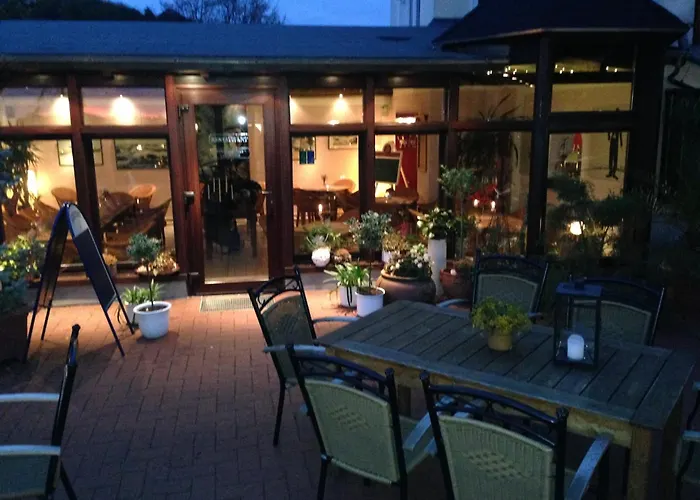 & Restaurant Bergschloesschen فندق